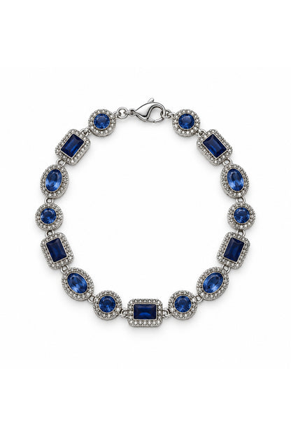 Bracciale Zaffiro di Mezzanotte con pietre blu su sfondo bianco