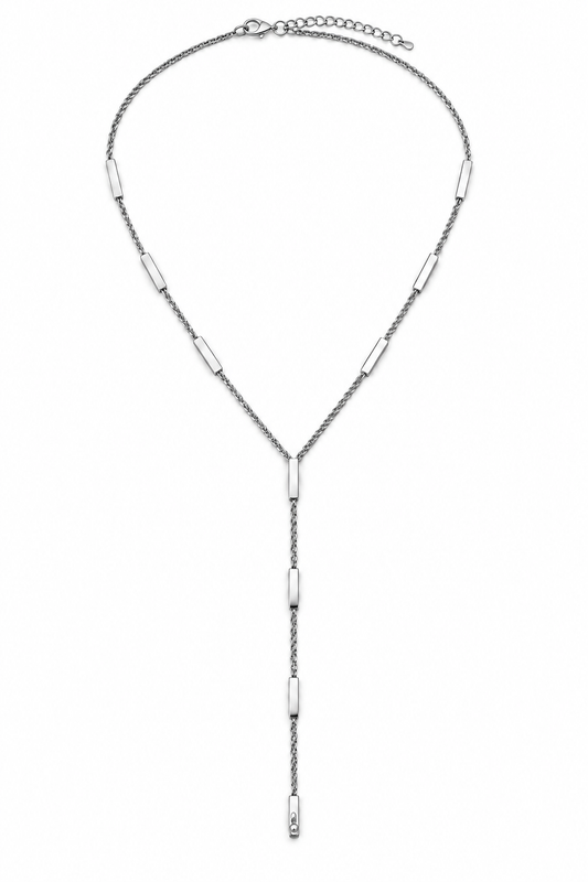 Collana Linea Luce a Y in acciaio su sfondo bianco